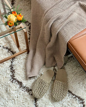 Load image into Gallery viewer, Slippers